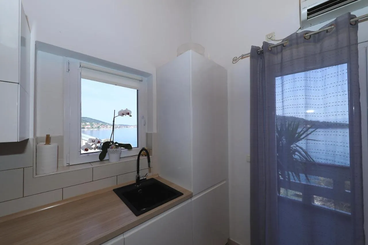 Sea Pearl 1-Ambience Apartment Kali 0*,