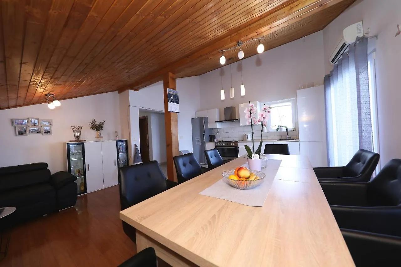 Sea Pearl 1-Ambience Apartment Kali